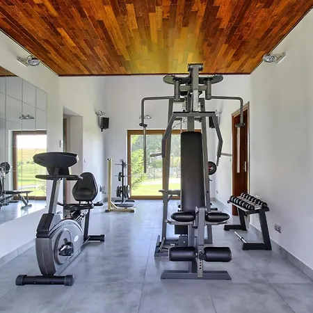 Funaberia -25 Hektarowa Luksusowa Posiadlosc Z Basenem, Jacuzzi, Sauna, Boiskiem Wielofunkcyjnym * Skop