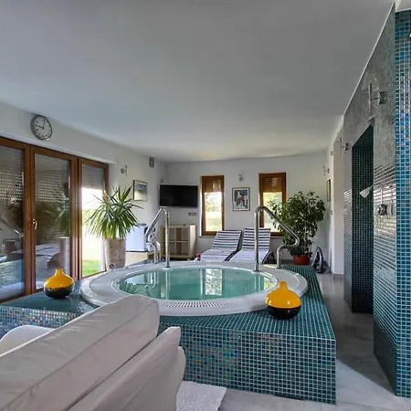 度假居 Funaberia -25 Hektarowa Luksusowa Posiadlosc Z Basenem, Jacuzzi, Sauna, Boiskiem Wielofunkcyjnym Skop