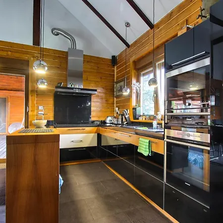 度假居 Funaberia -25 Hektarowa Luksusowa Posiadlosc Z Basenem, Jacuzzi, Sauna, Boiskiem Wielofunkcyjnym