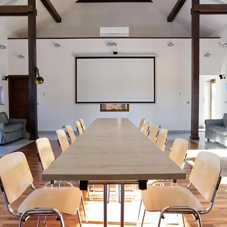 Funaberia -25 Hektarowa Luksusowa Posiadlosc Z Basenem, Jacuzzi, Sauna, Boiskiem Wielofunkcyjnym Skop