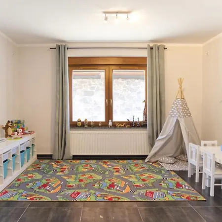 Funaberia -25 Hektarowa Luksusowa Posiadlosc Z Basenem, Jacuzzi, Sauna, Boiskiem Wielofunkcyjnym * Skop