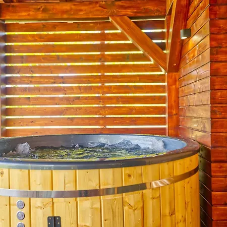 Funaberia -25 Hektarowa Luksusowa Posiadlosc Z Basenem, Jacuzzi, Sauna, Boiskiem Wielofunkcyjnym